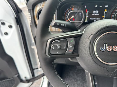 New 2026 Jeep Gladiator Sport AWD/4WD image 17