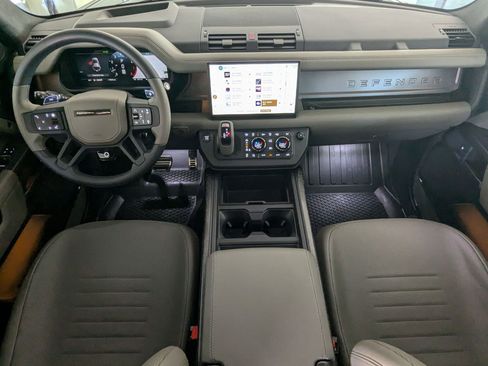 Certified 2025 Land Rover Defender 110 image 15