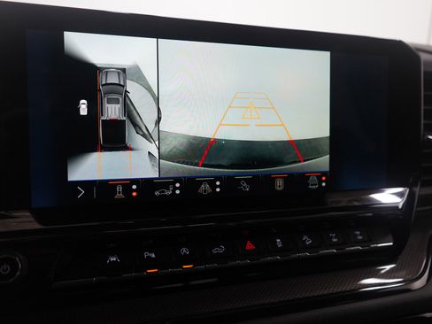 Used 2024 Chevrolet Silverado 1500 ZR2 w/ Technology Package image 24