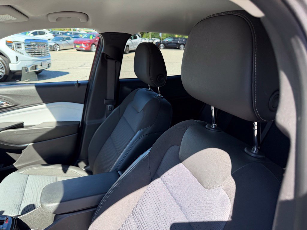 Certified 2025 Chevrolet Trax LT FWD image 14