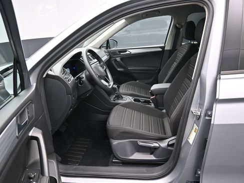Used 2022 Volkswagen Tiguan S FWD image 9