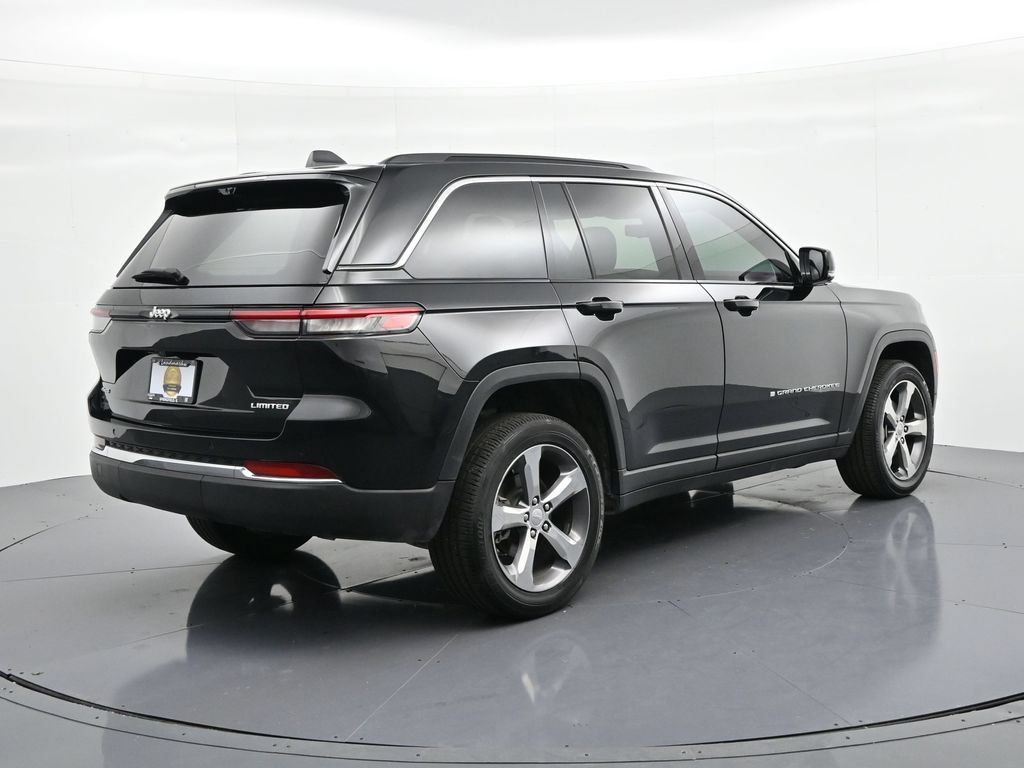 Used 2025 Jeep Grand Cherokee Limited w/ Luxury Tech Group II AWD/4WD image 6