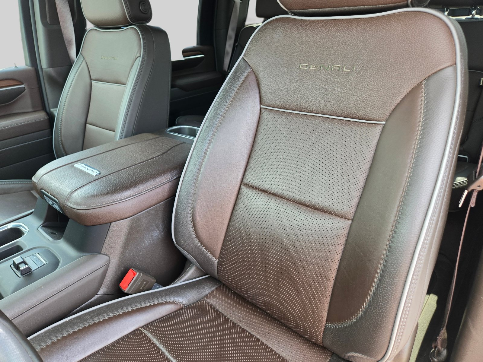 Used 2025 GMC Sierra 2500 Denali AWD/4WD image 39