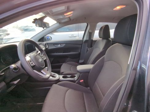 Used 2019 Kia Forte LXS FWD image 6