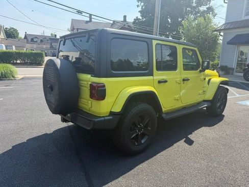 Used 2022 Jeep Wrangler Unlimited Sahara w/ Dual Top Group AWD/4WD image 6
