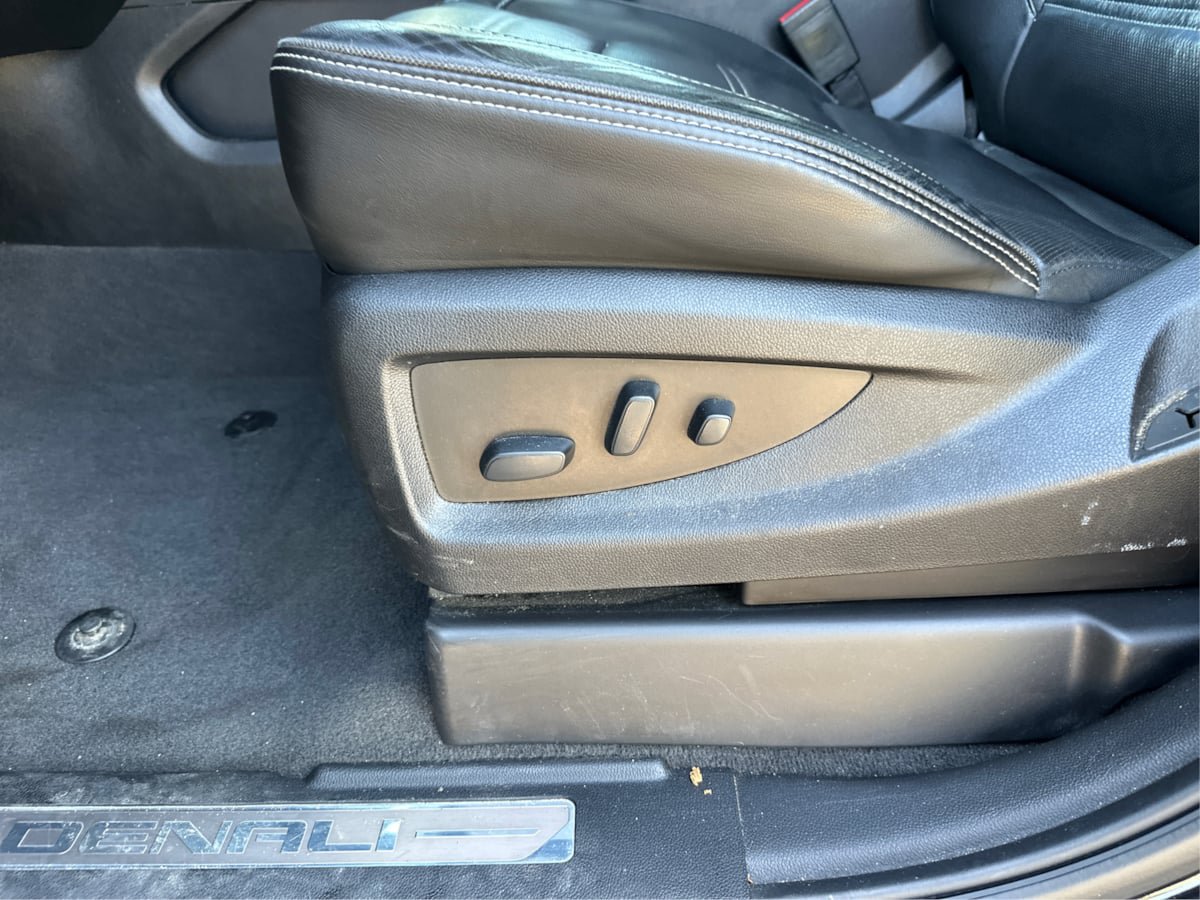 Used 2019 GMC Yukon Denali w/ Open Road Package AWD/4WD image 33