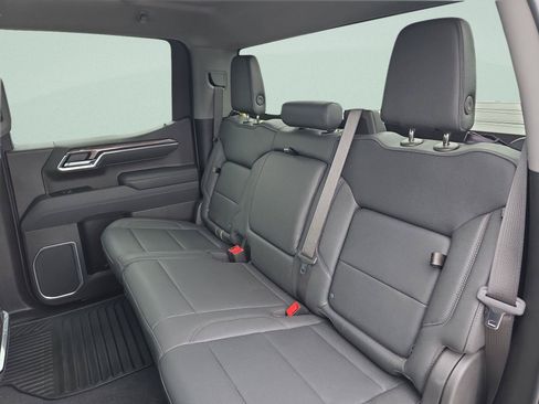 Used 2025 Chevrolet Silverado 1500 LTZ AWD/4WD image 17