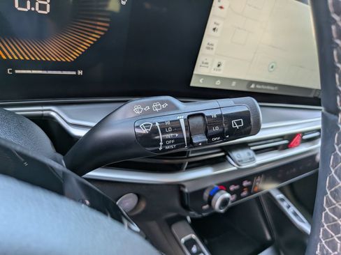 Certified 2025 Kia Sorento S FWD image 34