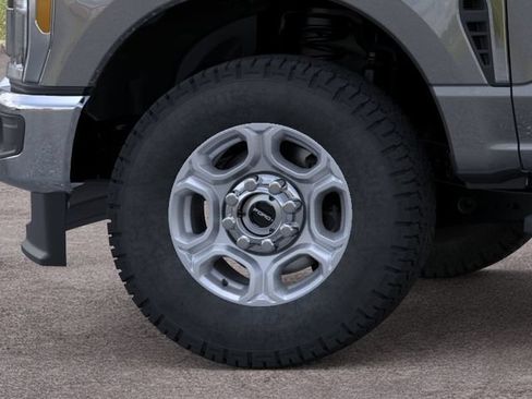 New 2026 Ford F350 XLT w/ FX4 Off-Road Package AWD/4WD image 19