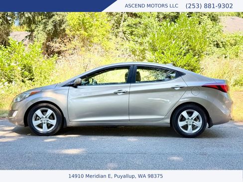 Used 2013 Hyundai Elantra GLS w/ Preferred Pkg FWD image 2