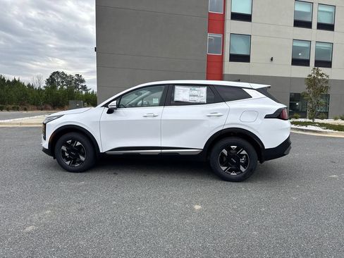 New 2026 Kia Sportage LX FWD image 4