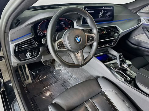 Certified 2023 BMW M550i xDrive w/ Executive Package image 9