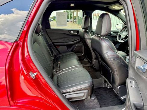 Certified 2025 Ford Escape ST-Line Elite w/ Premium Technology Package AWD/4WD image 19