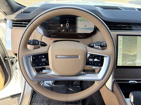 Used 2026 Land Rover Range Rover SE AWD/4WD image 10