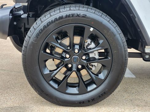 Used 2025 Jeep Wrangler Sahara w/ Safety Group image 20