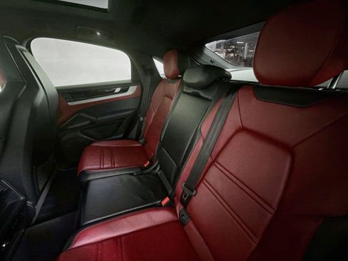 Certified 2024 Porsche Cayenne S AWD/4WD image 25