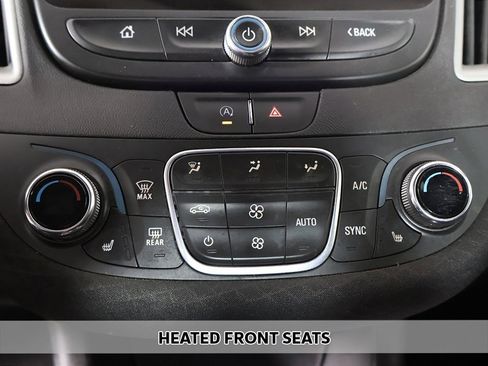 Used 2022 Chevrolet Malibu LT image 4