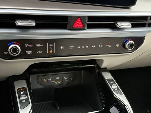 New 2026 Kia Sorento SX Prestige image 17