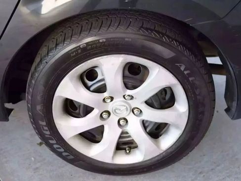 Used 2010 MAZDA MAZDA3 i Sport image 27