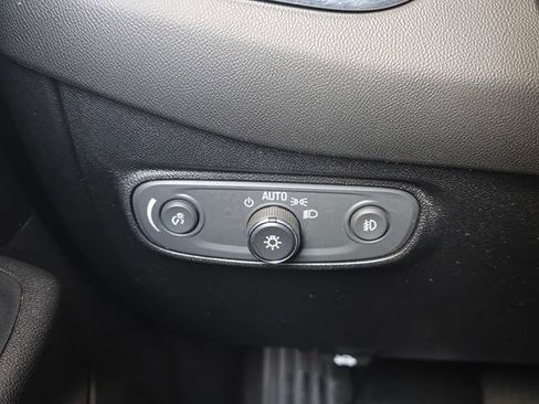 Used 2019 Chevrolet Equinox Premier FWD image 25