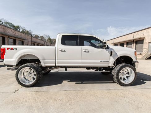 Used 2018 Ford F250 Lariat w/ Lariat Ultimate Package image 17