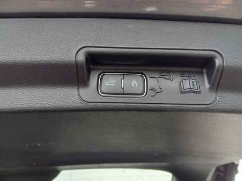 Used 2024 Ford Explorer XLT w/ Equipment Group 202A image 12