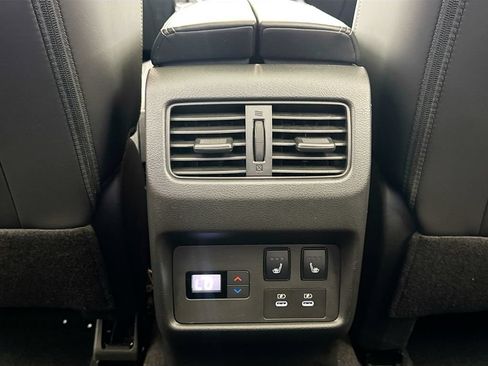 Used 2024 Nissan Rogue Platinum w/ Platinum Premium Package AWD/4WD image 32
