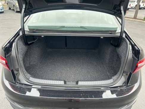 Used 2025 Volkswagen Jetta SE image 15