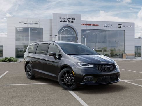 New 2026 Chrysler Pacifica Limited w/ S Appearance Package AWD/4WD image 5