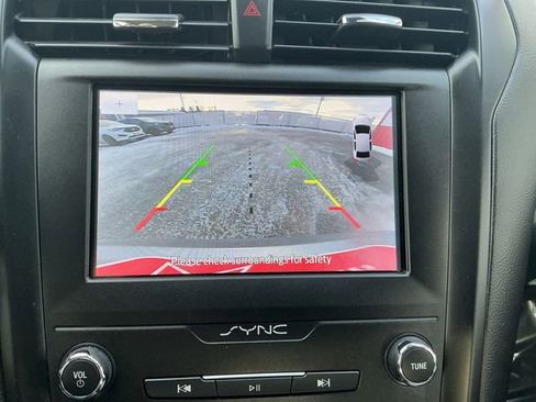 Used 2020 Ford Fusion SE w/ Equipment Group 151A image 39