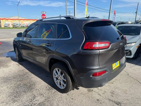 Used 2015 Jeep Cherokee Latitude FWD image 6