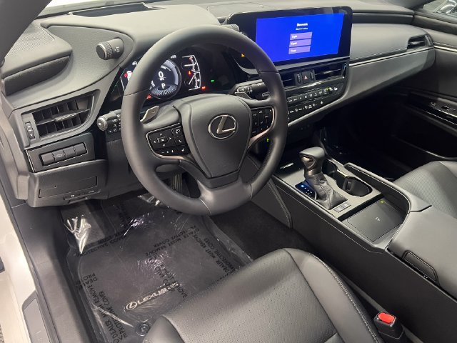 Certified 2025 Lexus ES 300h w/ Premium Package FWD image 16