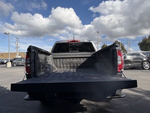 Certified 2022 GMC Canyon Denali image 5