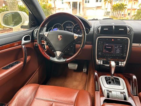 Used 2008 Porsche Cayenne Turbo image 13