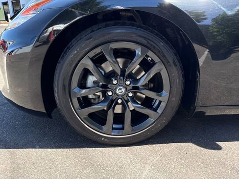 Used 2017 Nissan 370Z Coupe RWD image 26
