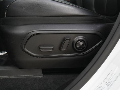 Used 2024 Jeep Grand Cherokee Limited w/ Luxury Tech Group II AWD/4WD image 28