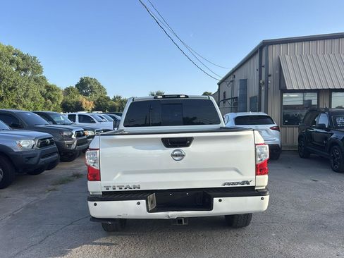 Used 2018 Nissan Titan PRO-4X AWD/4WD image 9