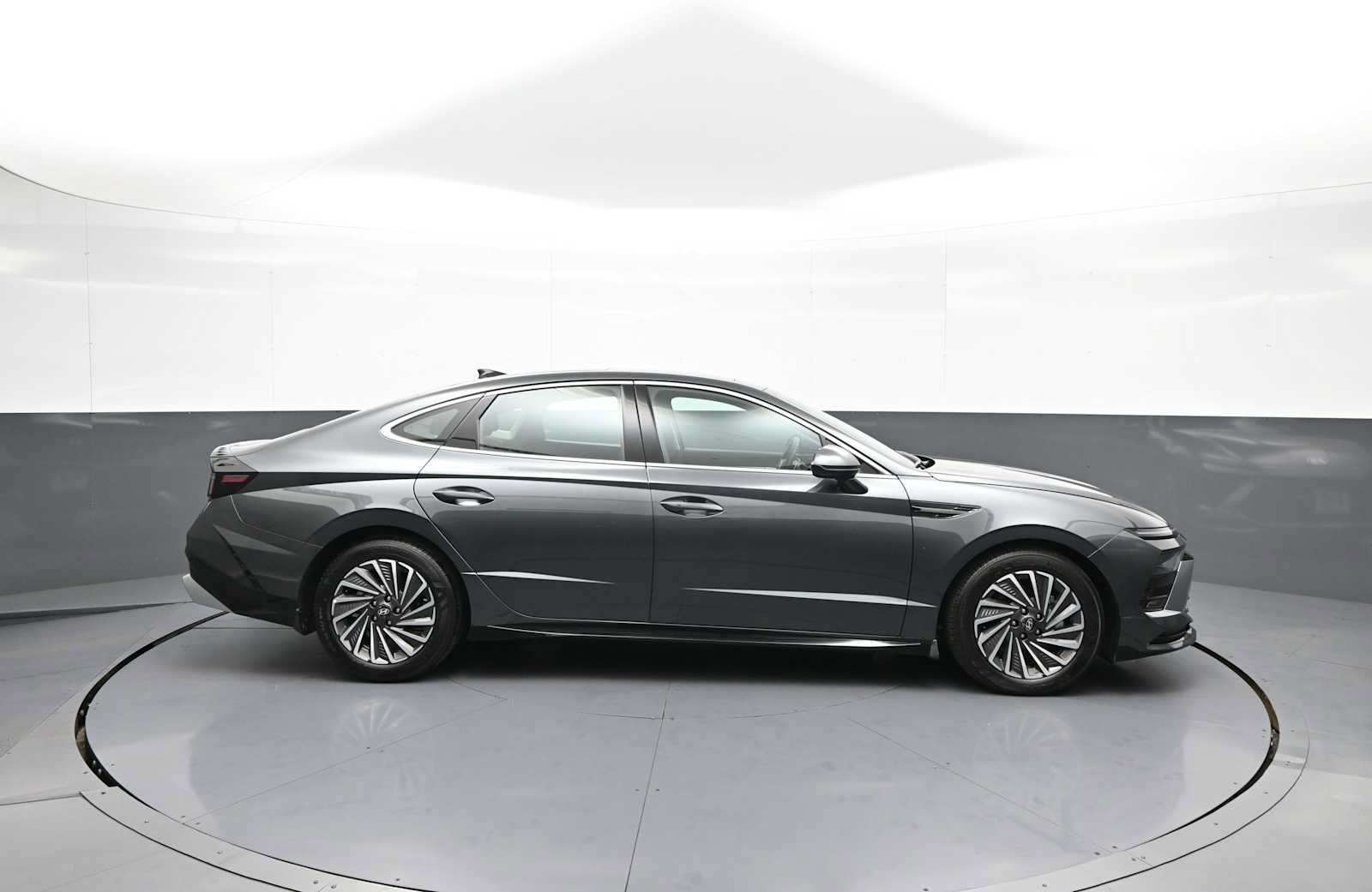 Used 2026 Hyundai Sonata SEL FWD image 5