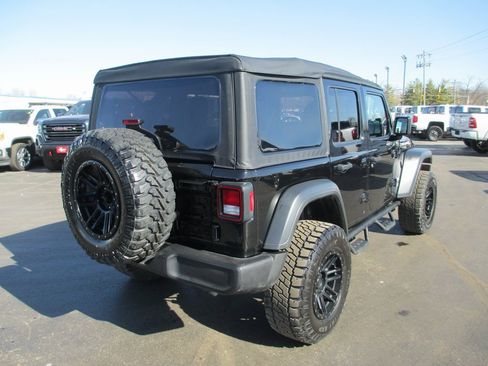 Used 2018 Jeep Wrangler Unlimited Sport image 4