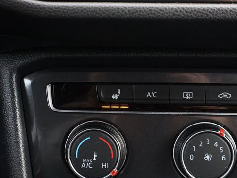 Used 2022 Volkswagen Tiguan S image 19