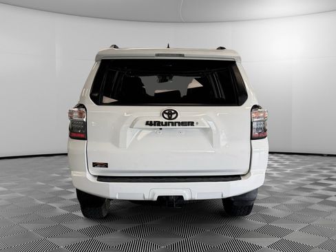 Used 2019 Toyota 4Runner SR5 AWD/4WD image 7