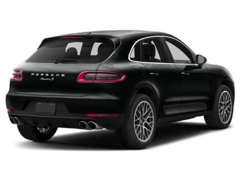 Used 2015 Porsche Macan S image 2