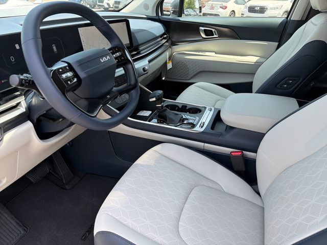 New 2027 Kia Carnival SX w/ Dark Edition Package FWD image 17