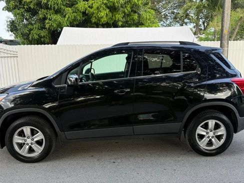 Used 2017 Chevrolet Trax LT AWD/4WD image 3