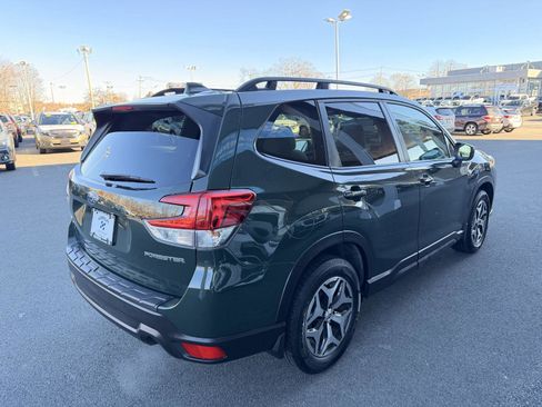 Used 2022 Subaru Forester Premium image 5