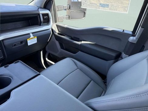 New 2026 Ford F250 XL w/ 360-Degree Camera Package RWD image 23