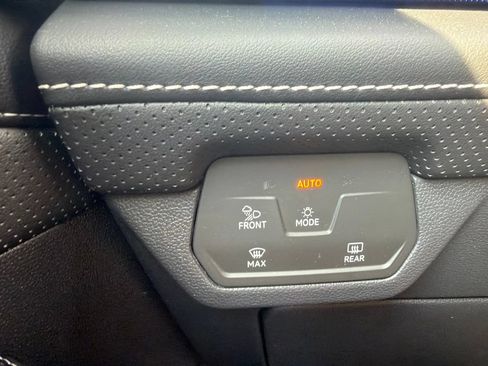 Used 2024 Volkswagen Atlas Cross Sport SEL R-Line AWD/4WD image 15