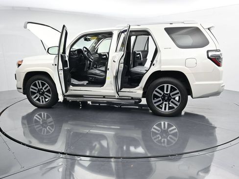 Used 2017 Toyota 4Runner Limited AWD/4WD image 42