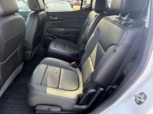 Used 2023 GMC Acadia SLT w/ Elevation Edition FWD image 29