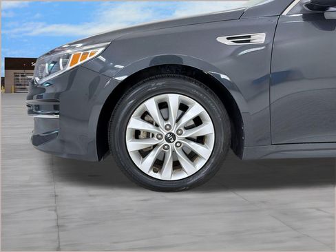 Used 2016 Kia Optima EX w/ Premium Package FWD image 12